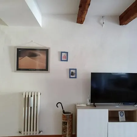 La Rondine Apartment *
