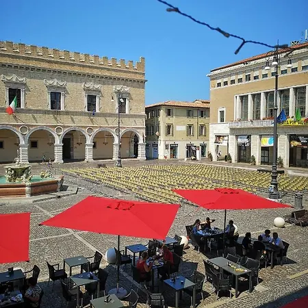 La Rondine * Pesaro